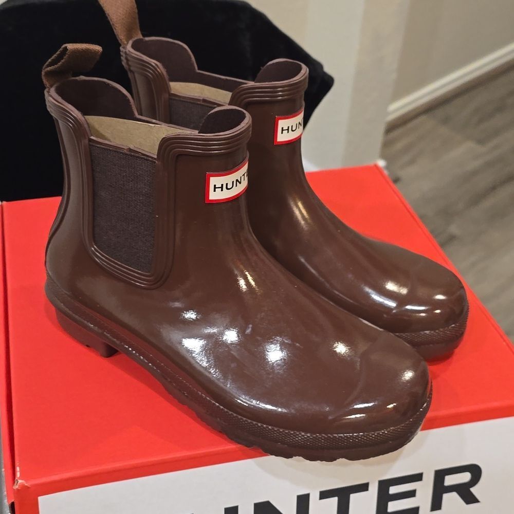 Hunter Original Waterproof Chelsea Boots- Brown Bolt - Picture 11 of 11